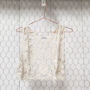 Stylebook Crop Doily Vest